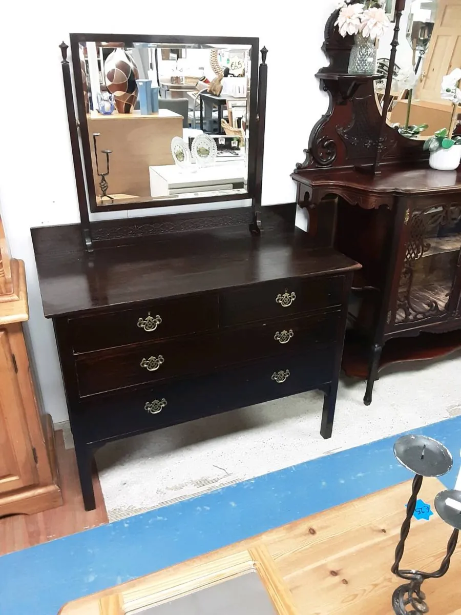 BEDROOM DRESSER WITH MIRROR - Image 2