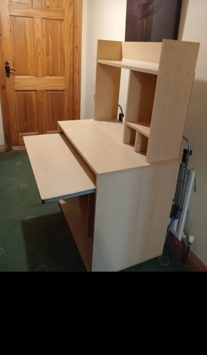 Computer desk - Image 2