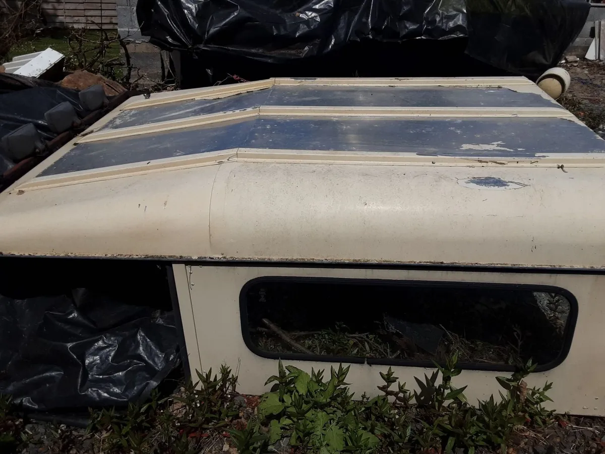 Series 3 landrover short solid roof - Image 1
