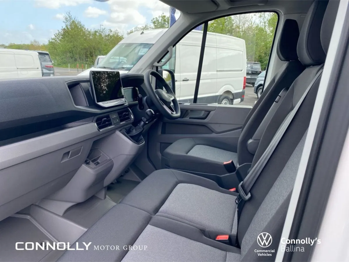 Volkswagen Crafter Trendline 30 MWB 2.0TDi 140bhp - Image 4
