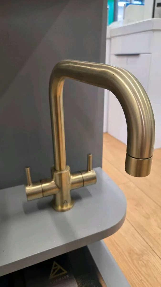 Kitchen sink tap - Image 1