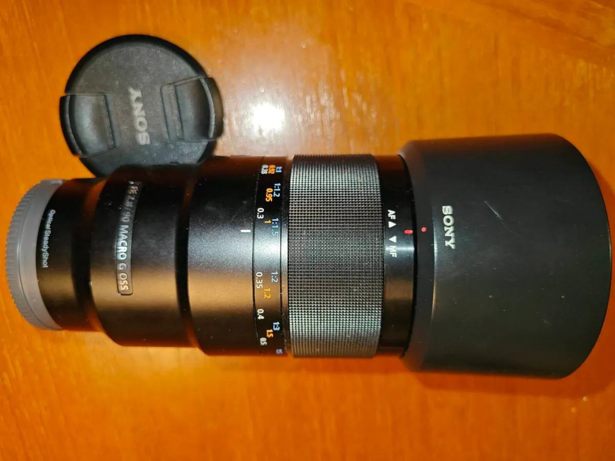 Sony 90mm F2. 8 Macro lens - Image 1