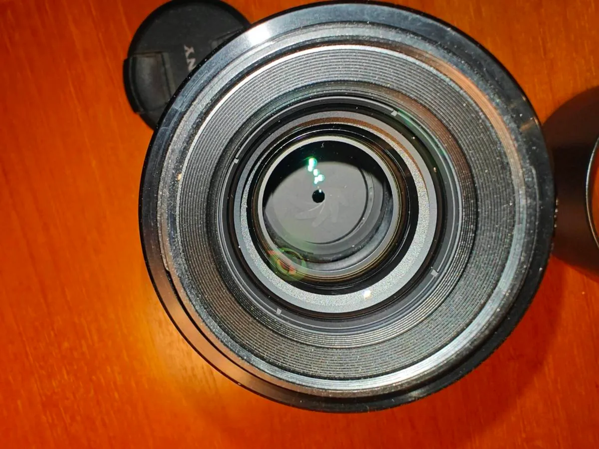 Sony 90mm F2. 8 Macro lens - Image 2