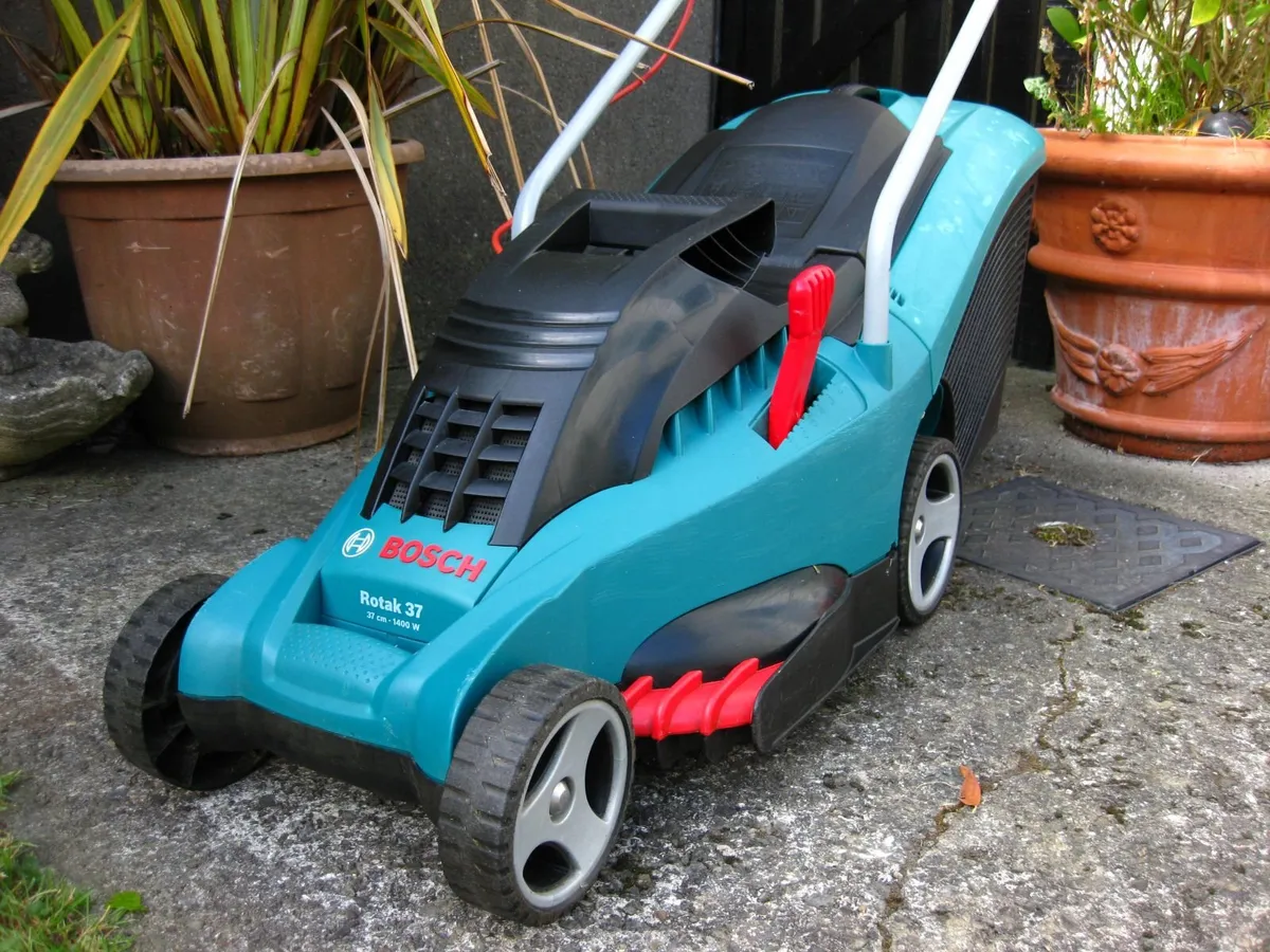 Spotless Bosch Rotak 37 Quality Electric Mower - Image 4