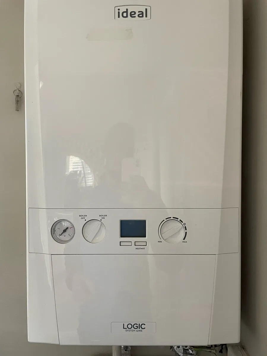 Gas boiler 2 years old - Image 1