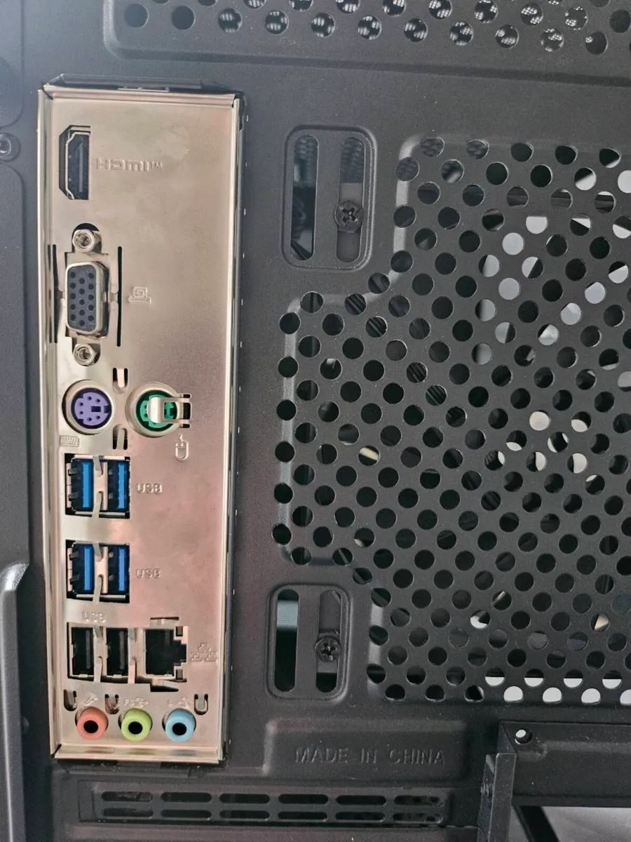 Desktop Computer - Image 3
