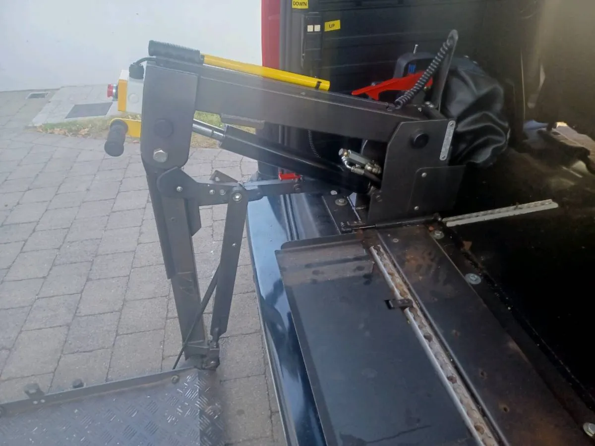 Wheelchair Lift - Image 3