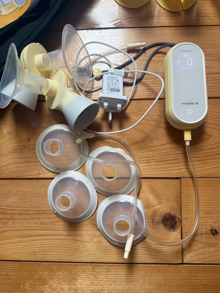 Medela double breast pump - Image 3