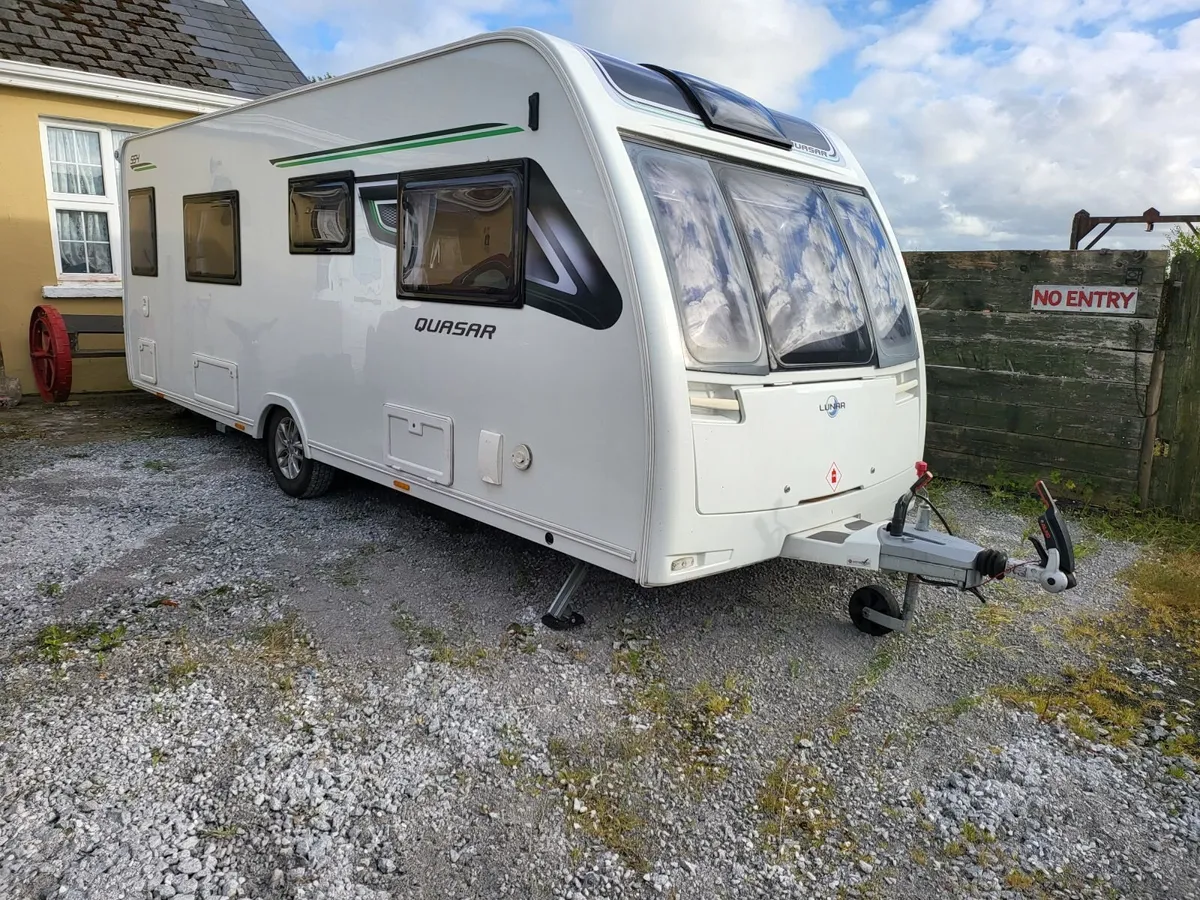 BEST VALUE 2019 CARAVAN 2 SINGLE BEDS END BATHROOM - Image 1
