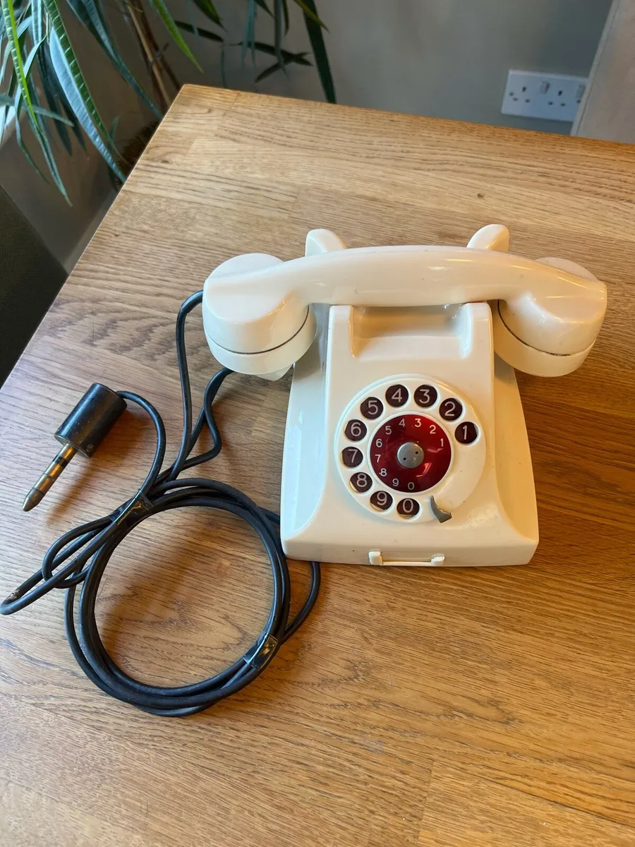 1940-1950s Ericsson Cream Phone - Image 1