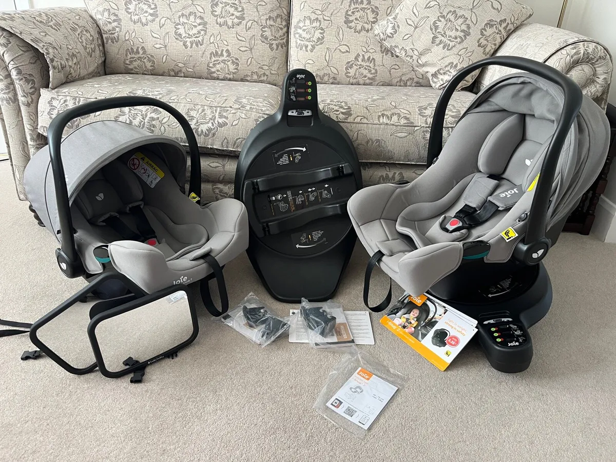 Twin / Double Rotating Car Seat - Image 1