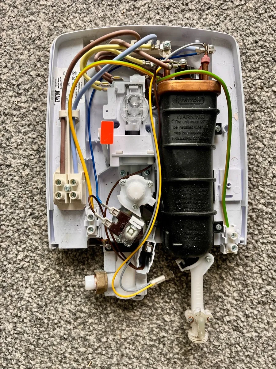 Triton T80 shower for parts - Image 2