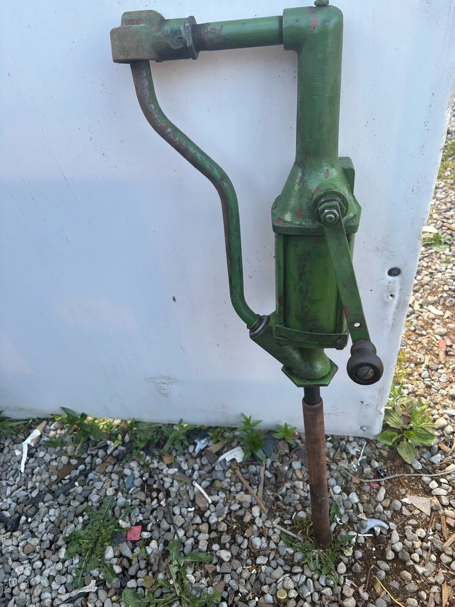 Old oil pump p.m. of interest - Image 2