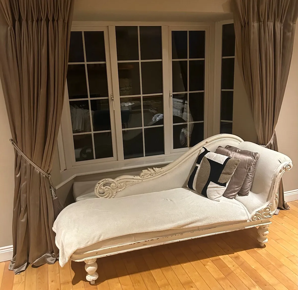 Chaise Lounge - Image 3