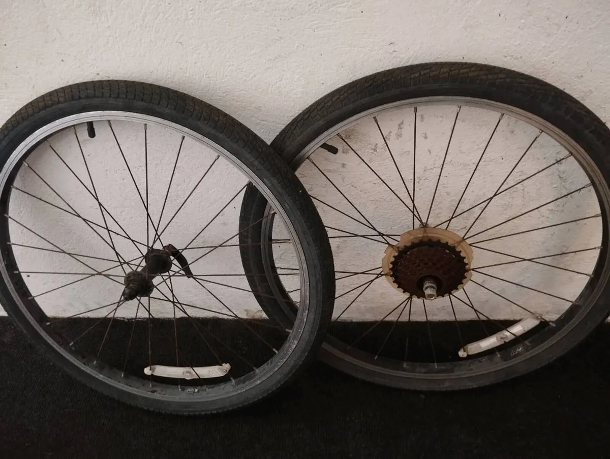24inch wheels and tyres - Image 3