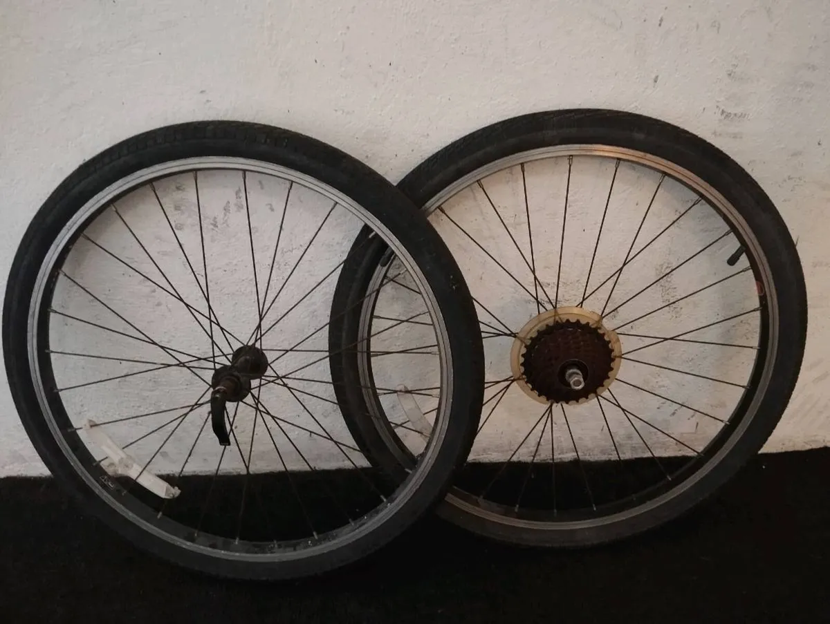 24inch wheels and tyres - Image 1