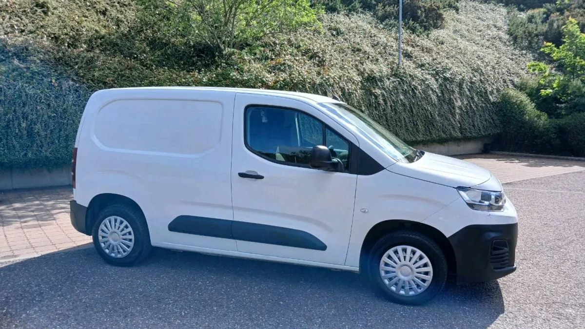 231 Citroën berlingo 3 seater van Test 4-27 - Image 3
