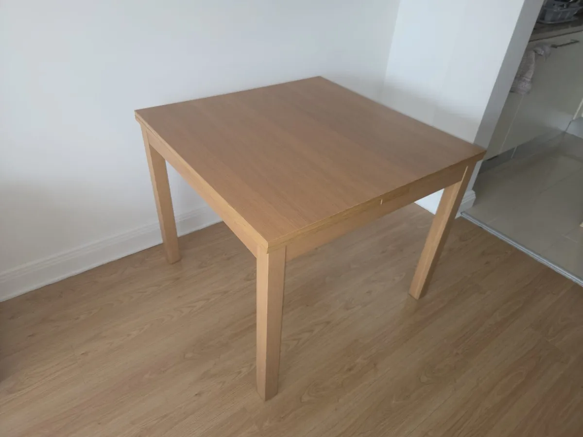 Folding table and 2 chairs - Image 1