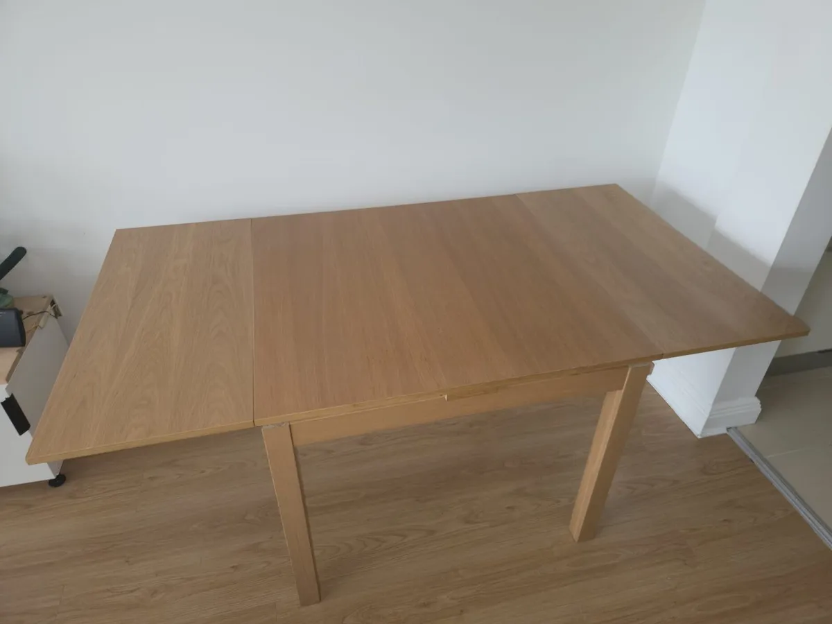 Folding table and 2 chairs - Image 3