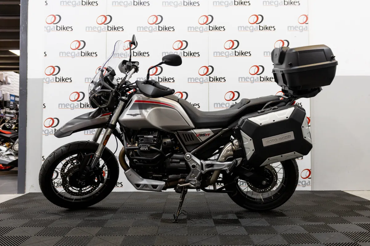 Moto Guzzi V85TT Travel Edition - Image 2