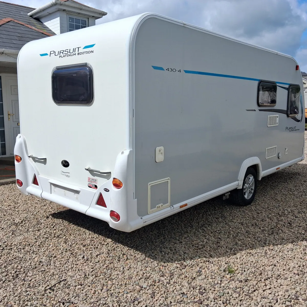 2015 Bailey pursuit fixed bed caravan only 1083kgs - Image 3