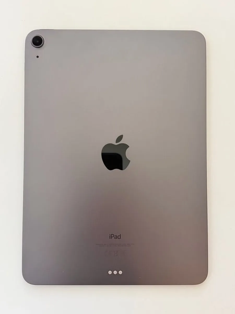 iPad, Apple iPad Air, 4th gen, 64GB, 13 inch Used in excellent condition with accessories - Image 2