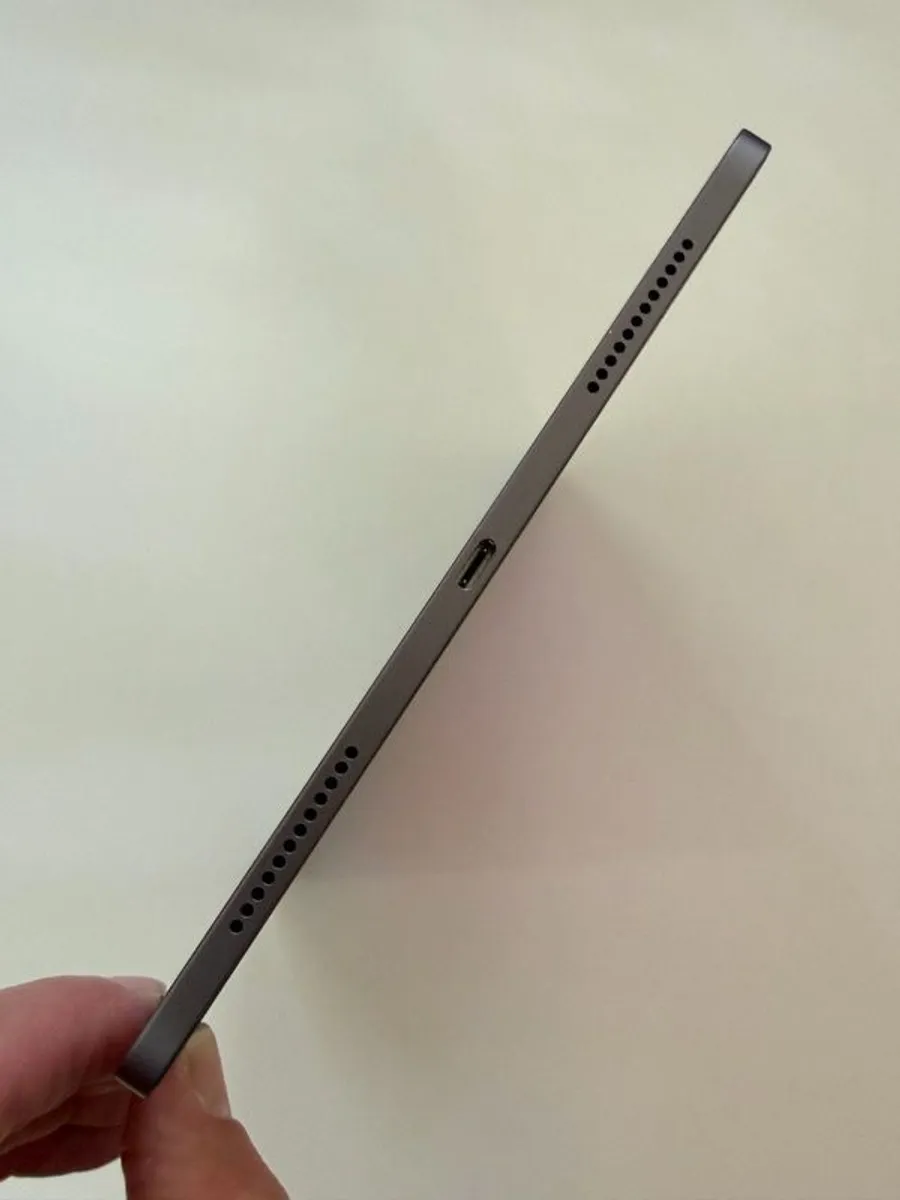 iPad, Apple iPad Air, 4th gen, 64GB, 13 inch Used in excellent condition with accessories - Image 3