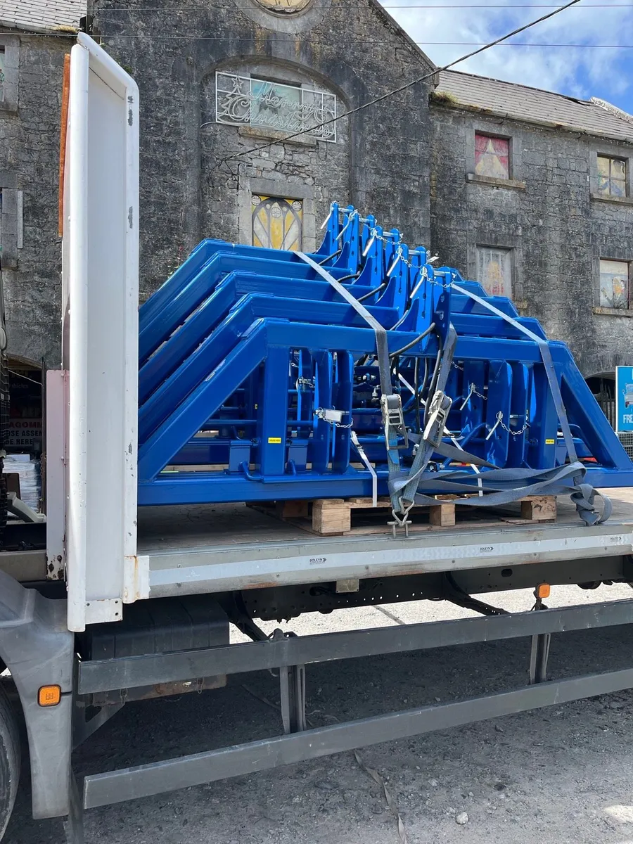 Bale lifter - Image 3