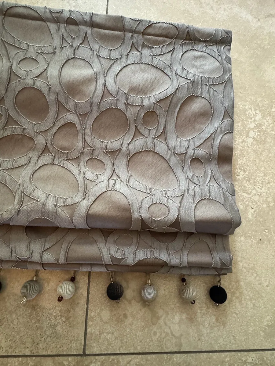 Roman Blinds Bespoke x 5 - Image 1