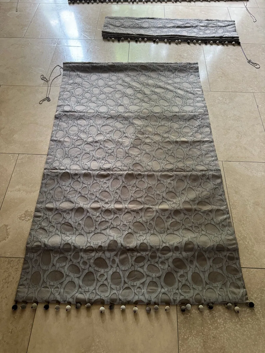 Roman Blinds Bespoke x 5 - Image 4