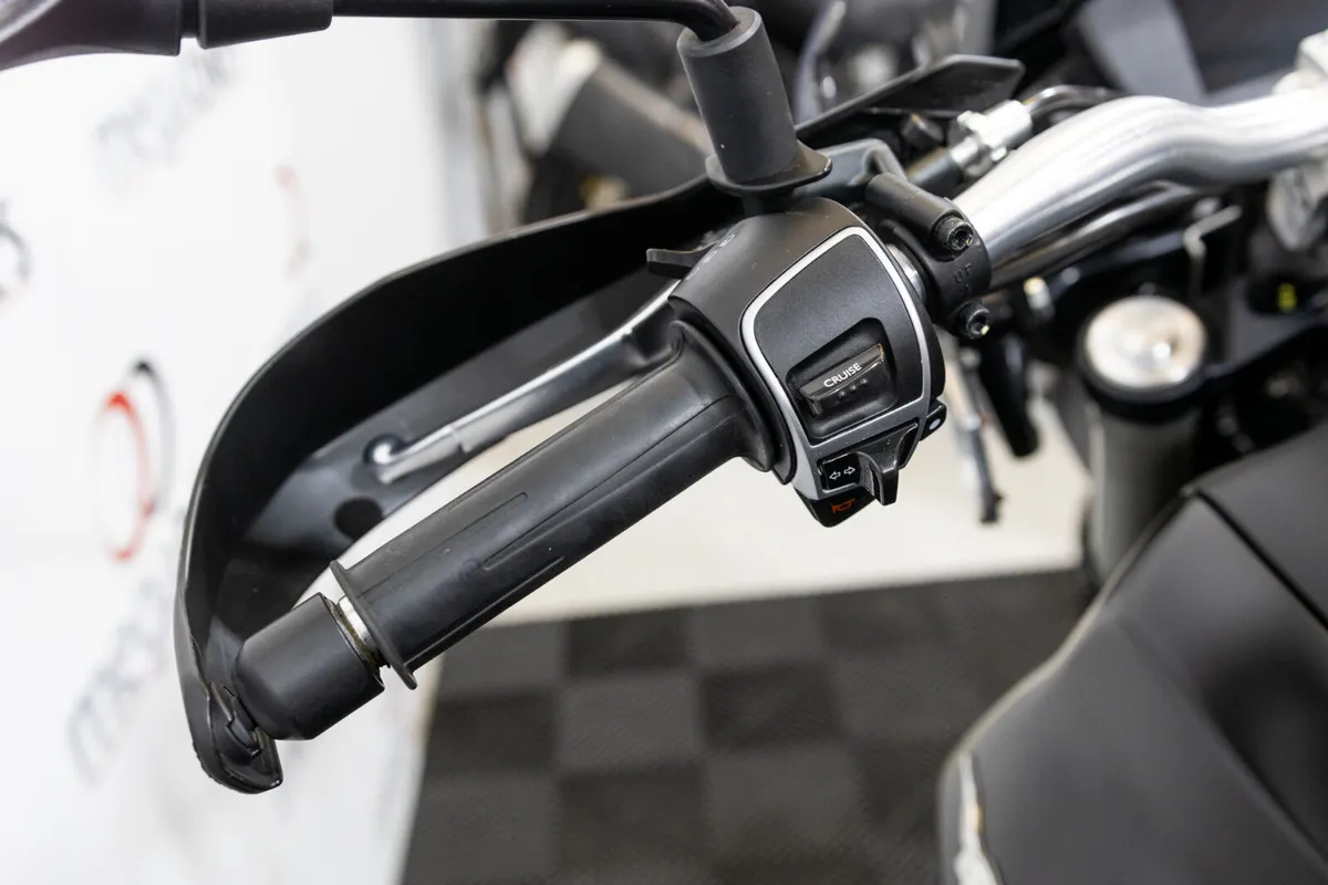 Moto Guzzi V85TT - Image 4