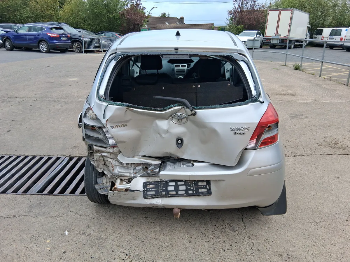2011 TOYOTA YARIS  1.4 D (for parts only) - Image 4