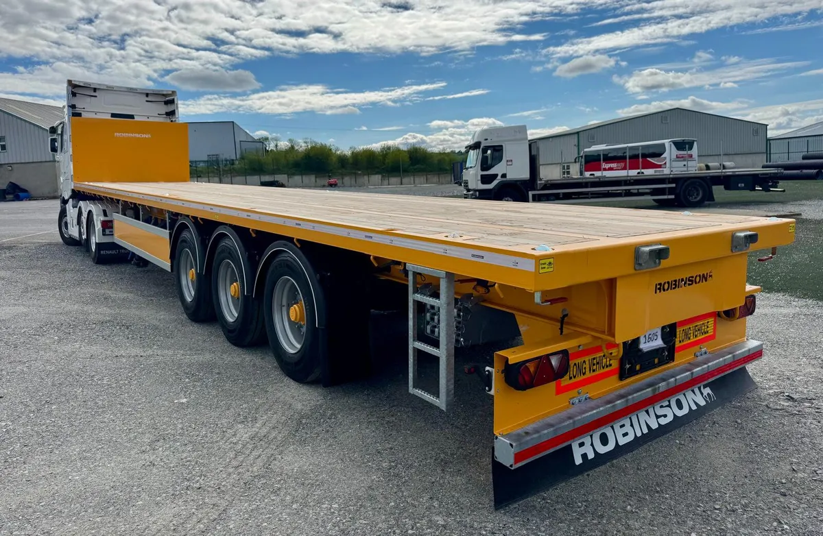 New unused Robinson flat trailer - Image 1