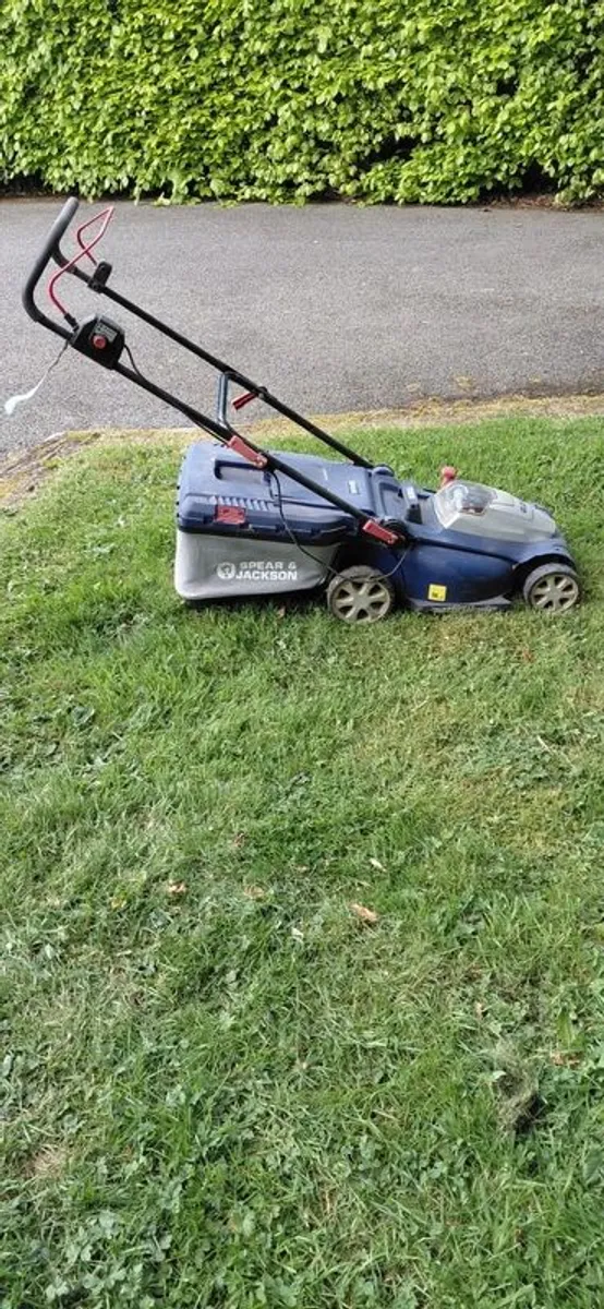 Spear and Jackson cordleas lawnmower - Image 1