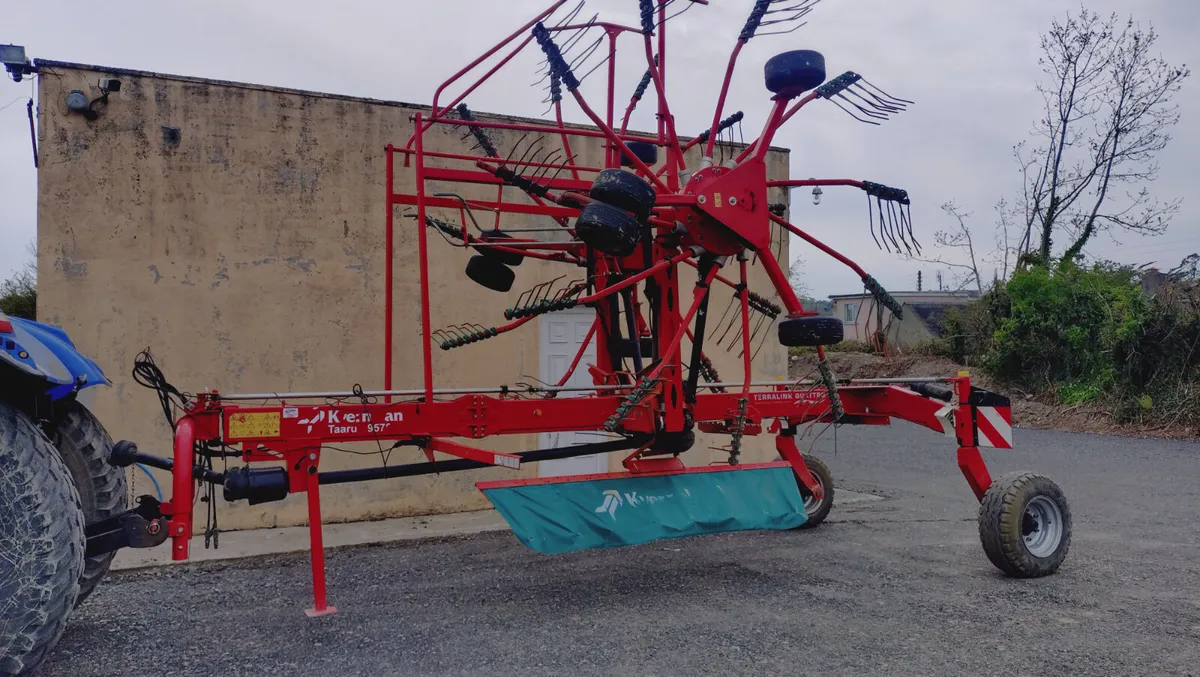 Kverneland 9578 Twin rotor Rake - Image 4
