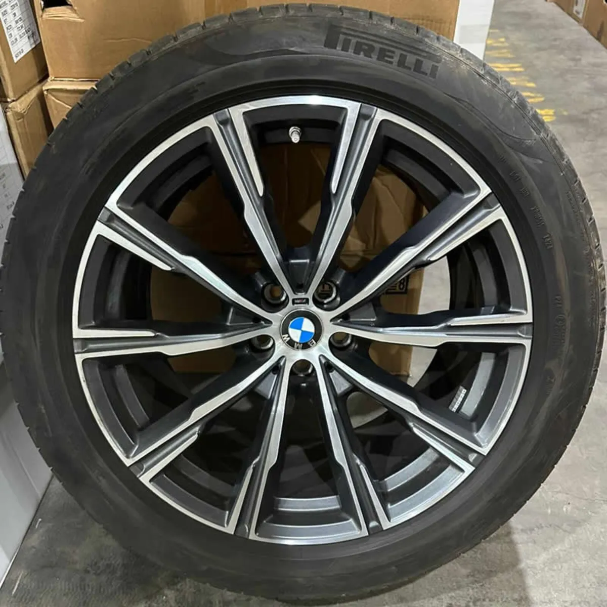 20" GENUINE OEM BMW 740M ALLOY WHEELS & TYRES - Image 2