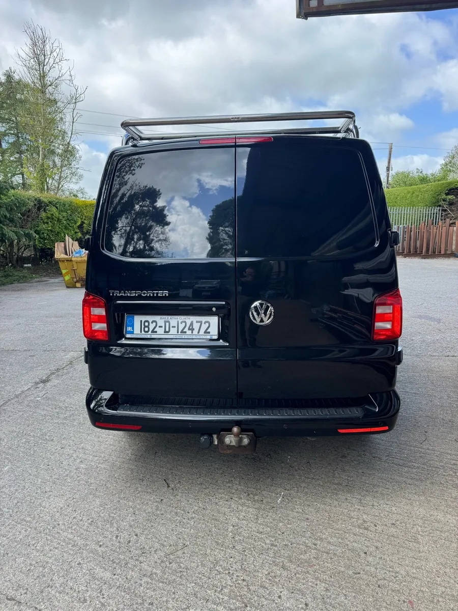 Volkswagen Transporter Crew Cab Van - Image 2