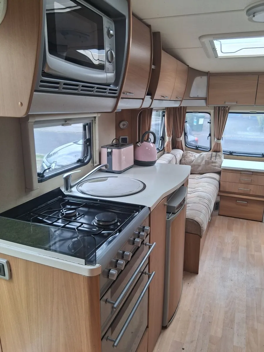 Caravan - Image 4