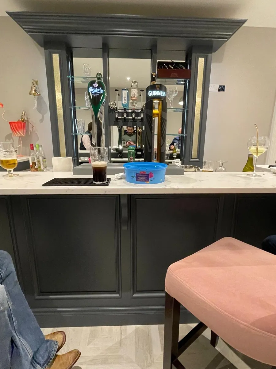 Bar - Image 1