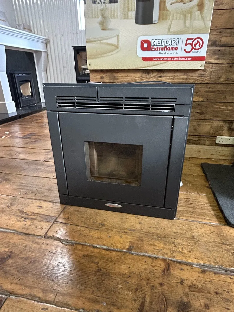 Laminoz insert pellet stove