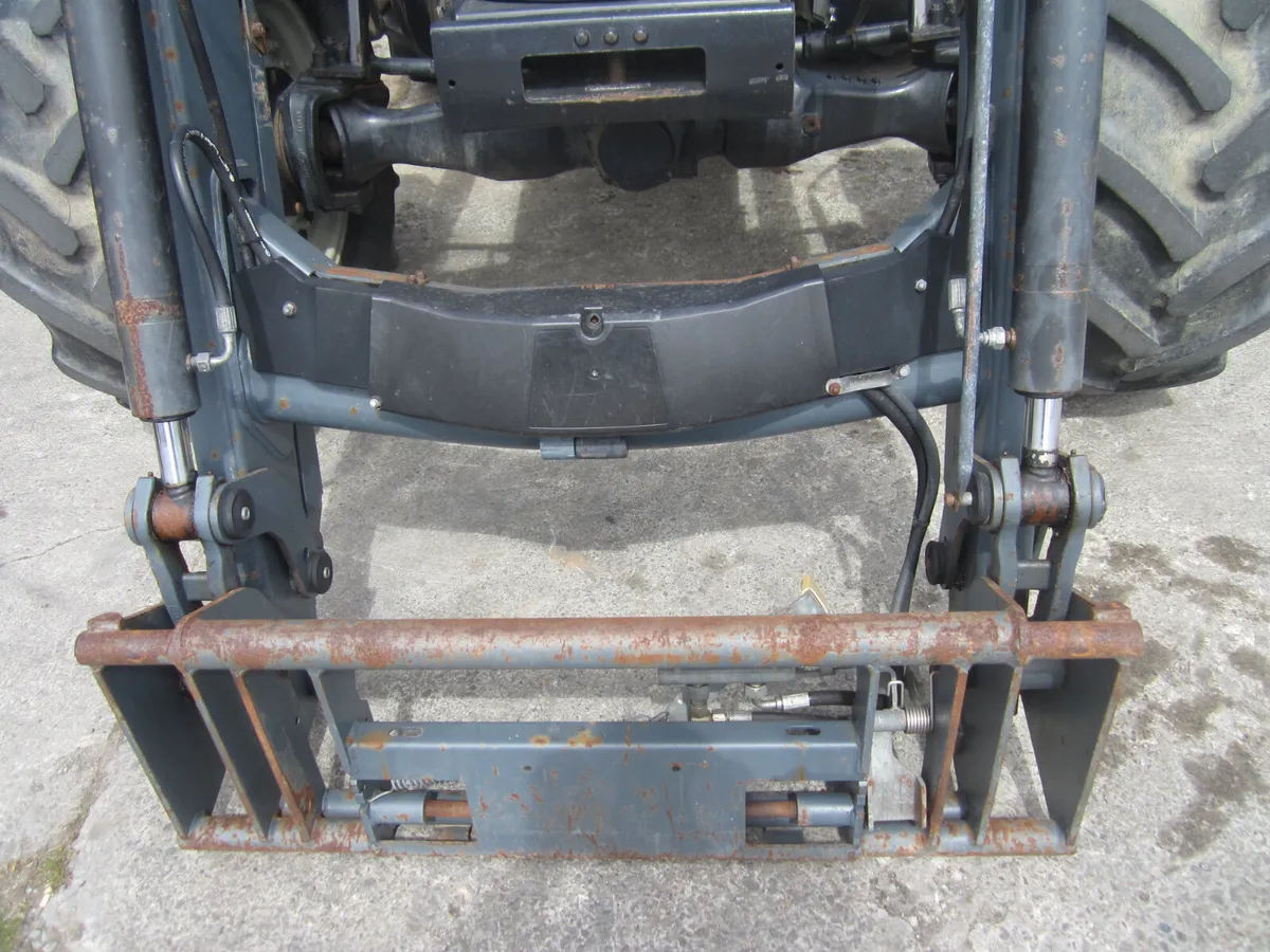 Quicke Q35 loader for sale. - Image 3