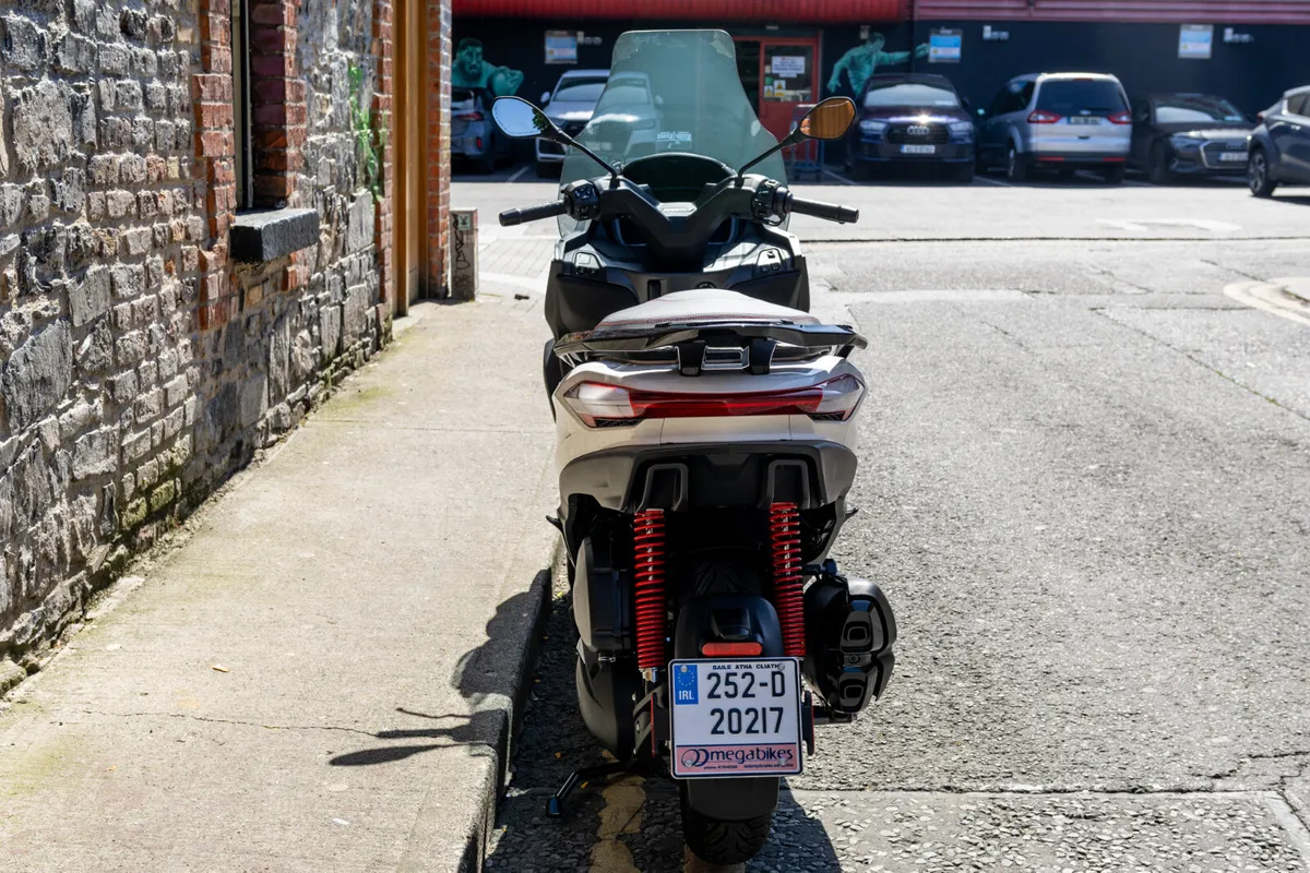 Piaggio MP3 400cc - Image 3