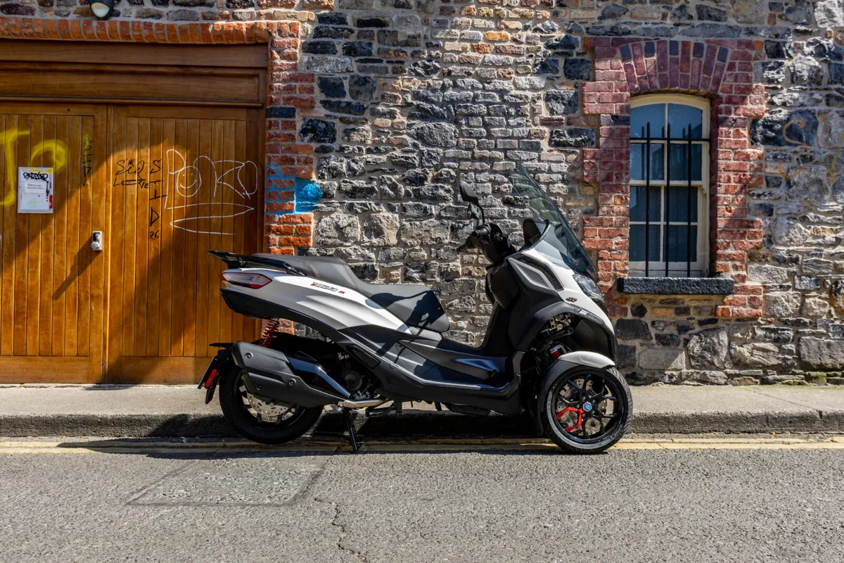 Piaggio MP3 400cc - Image 1