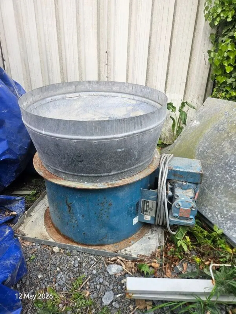 Spray Booth - Image 1