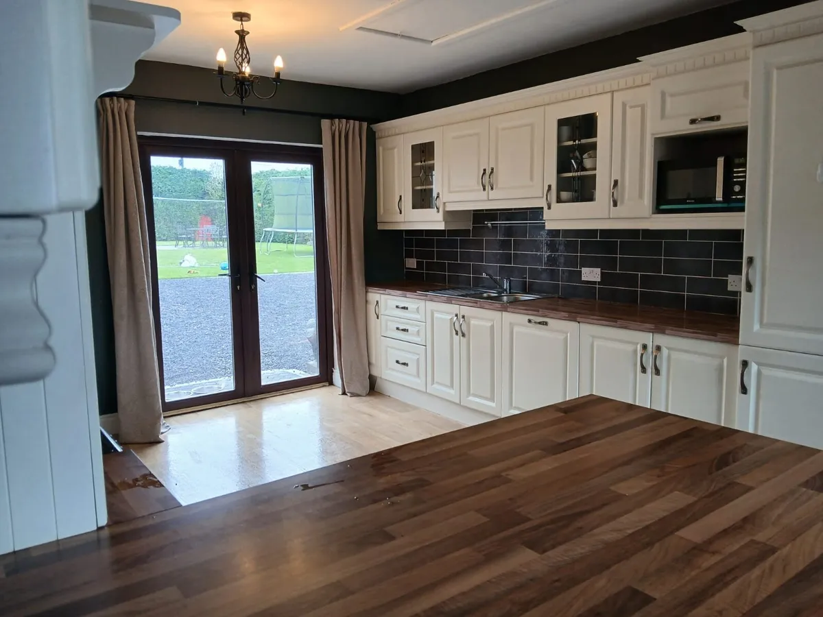 Fitted Kitchen - Image 2