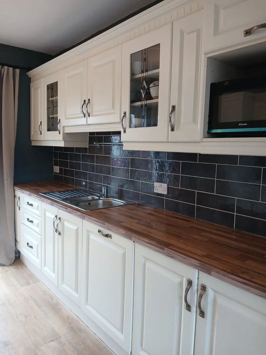 Fitted Kitchen - Image 1