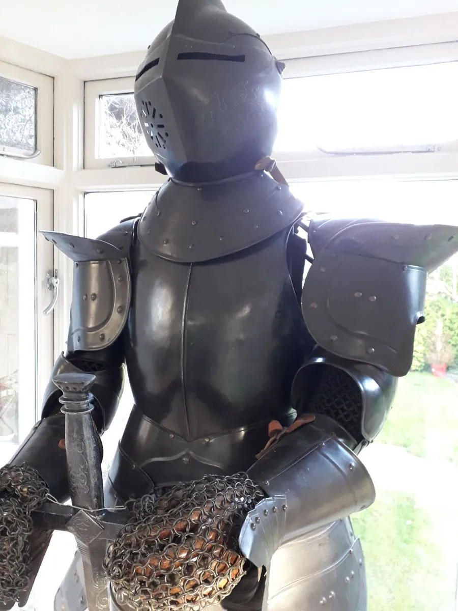 Suit of Armour / Gladiator / Knight - Image 4