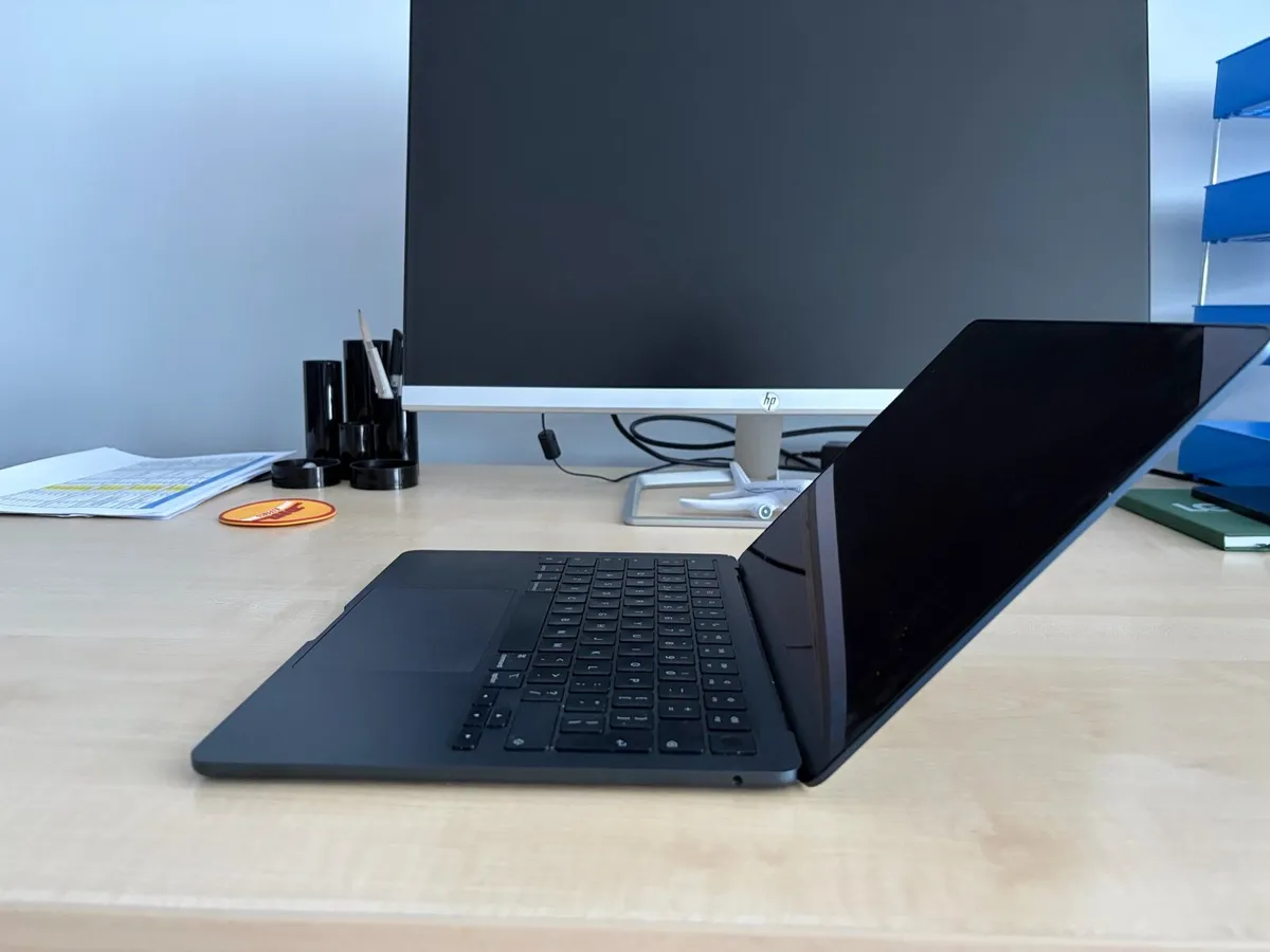 MacBook Air 2024 13.6 M3 Midnight Blue - Image 4
