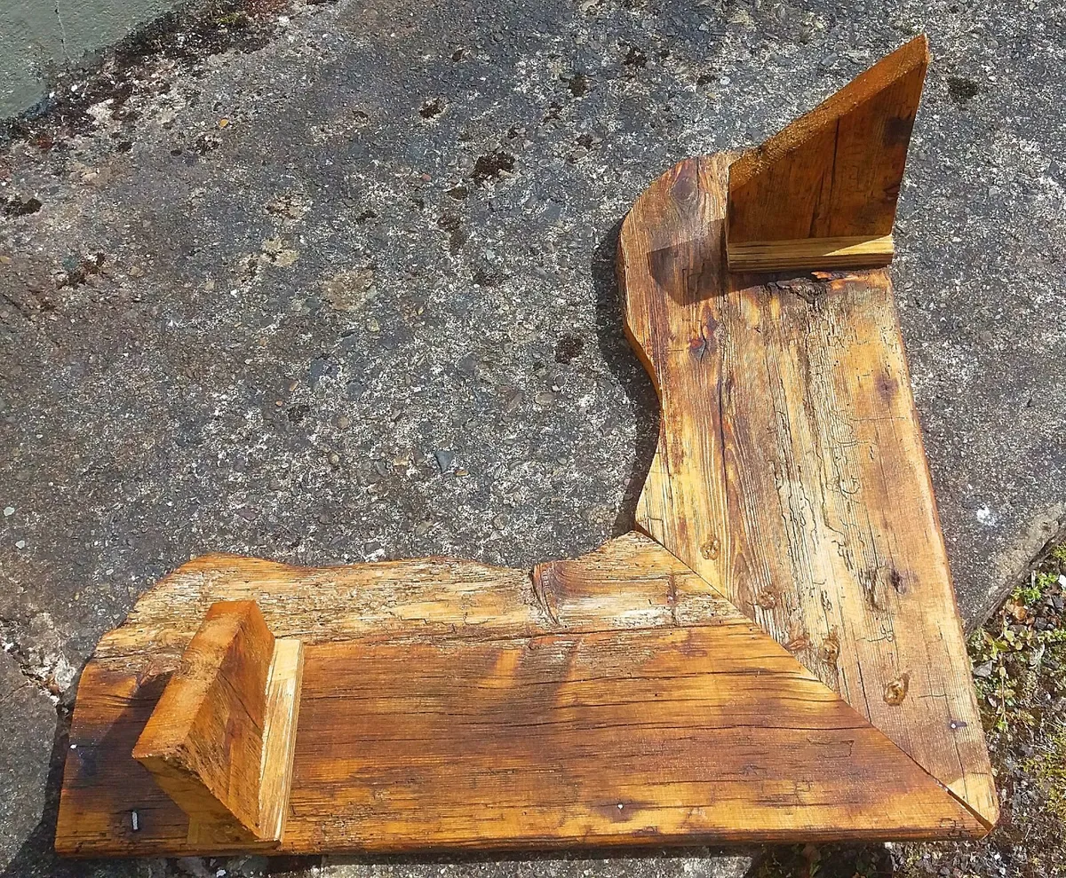 Rustic Driftwood Floating Corner Shelf / Display - Image 2