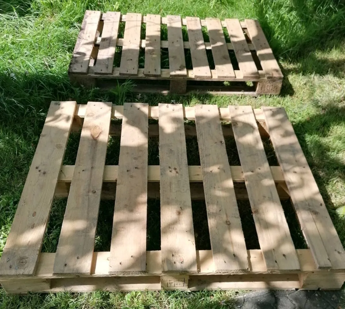 2 Pallets Free
